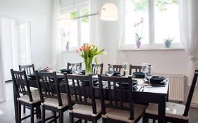 Apartment With 3 Bedroom +1.5 Bthrm +A/C In Prenzlauer Berg
